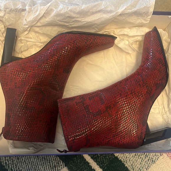 Stuart Weitzman Boot - Picture 2 of 8